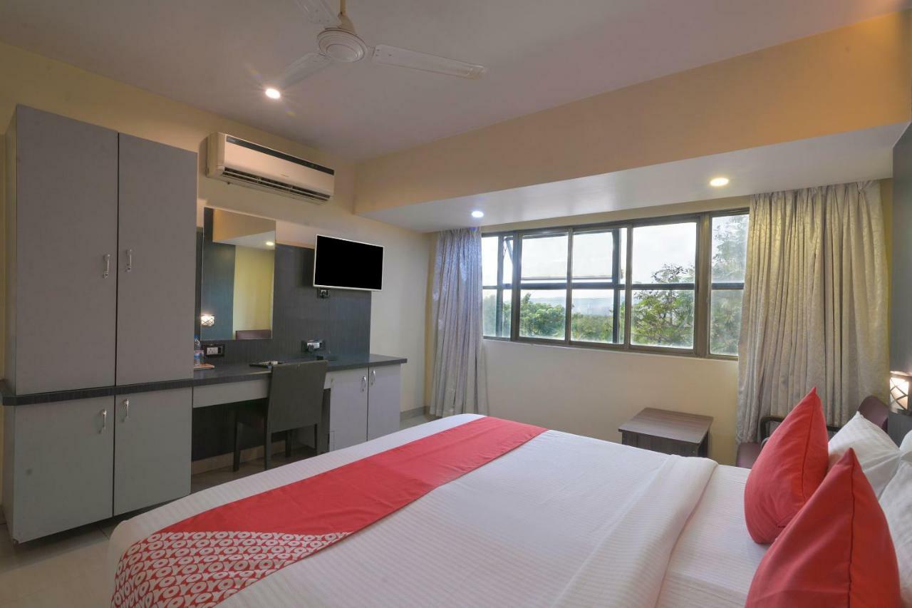 Oyo 3287 Hotel Mansarovar Navi Mumbai Buitenkant foto