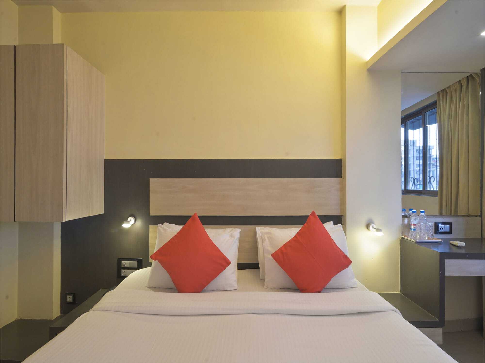 Oyo 3287 Hotel Mansarovar Navi Mumbai Buitenkant foto